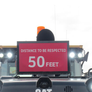 Light Box on heavy vehicle - 50 FEET DISTANCE - Aluminium and acrylic - Recto - Power supply 24V - 24x15x5.25 - STANDARD