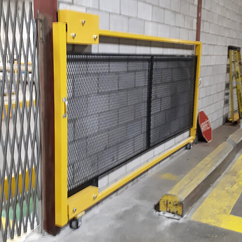 Porte industrielle coulissante sur roulettes - Tubes en acier 2x2, 144x72 - STANDARD IZ