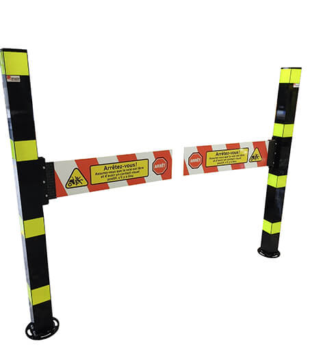 Post - Aluminum - Black baked on paint - Yellow diamond grade vinyl strips - 4x4x60 - STANDARD IZ - Image 3